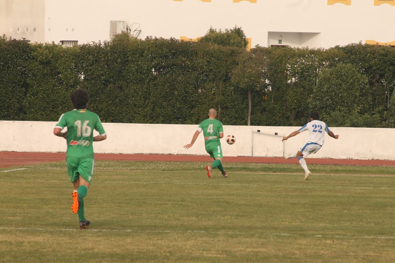 Algunas imágenes del último encuentro de liga de Tercera División disputado en la Ciudad Deportiva de Olivenza y que acabó 3-1 (19-05-2019)