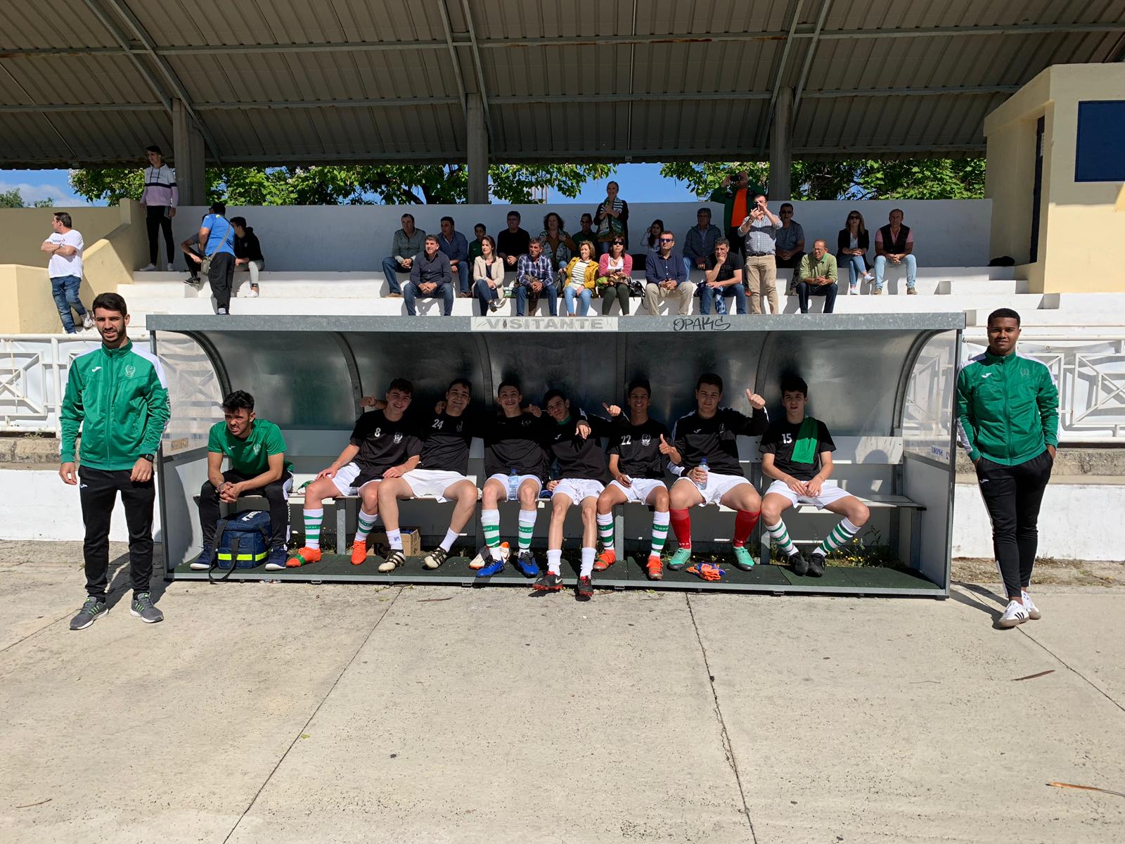 Algunas imágenes del encuentro de ida de la eliminatoria de ascenso a Primera División Extremeña Juvenil, disputado en el Campo Vicente del Bosque de Malpartida de Cáceres y que acabó 1-2 (18-05-2019)