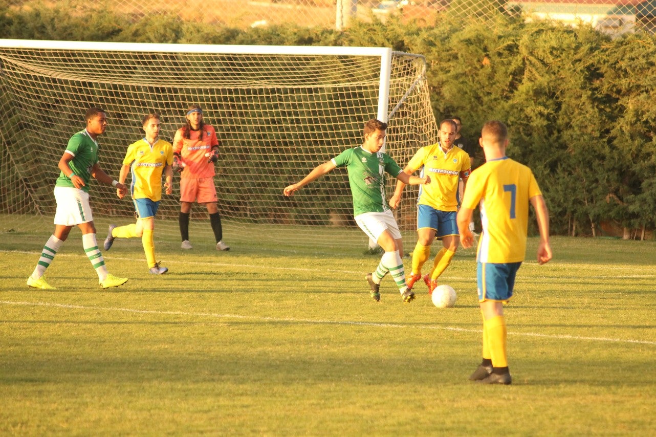 Imágenes del encuentro de vuelta de la eliminatoria de ascenso a Primera División Juvenil Extremeña que se disputó en el Municipal de San Roque y que terminó 4-3, certificándose el ascenso valverdeño (24-05-2019)