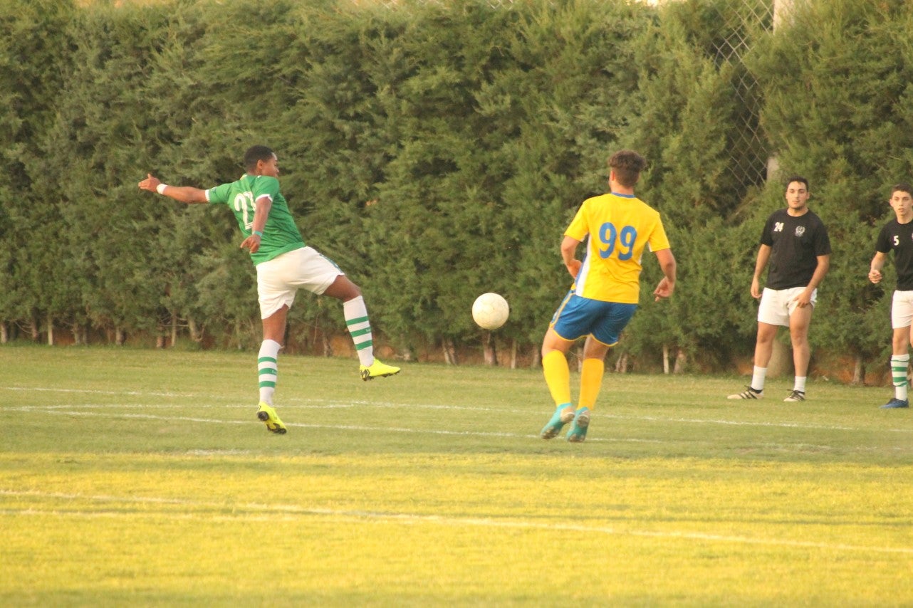 Imágenes del encuentro de vuelta de la eliminatoria de ascenso a Primera División Juvenil Extremeña que se disputó en el Municipal de San Roque y que terminó 4-3, certificándose el ascenso valverdeño (24-05-2019)