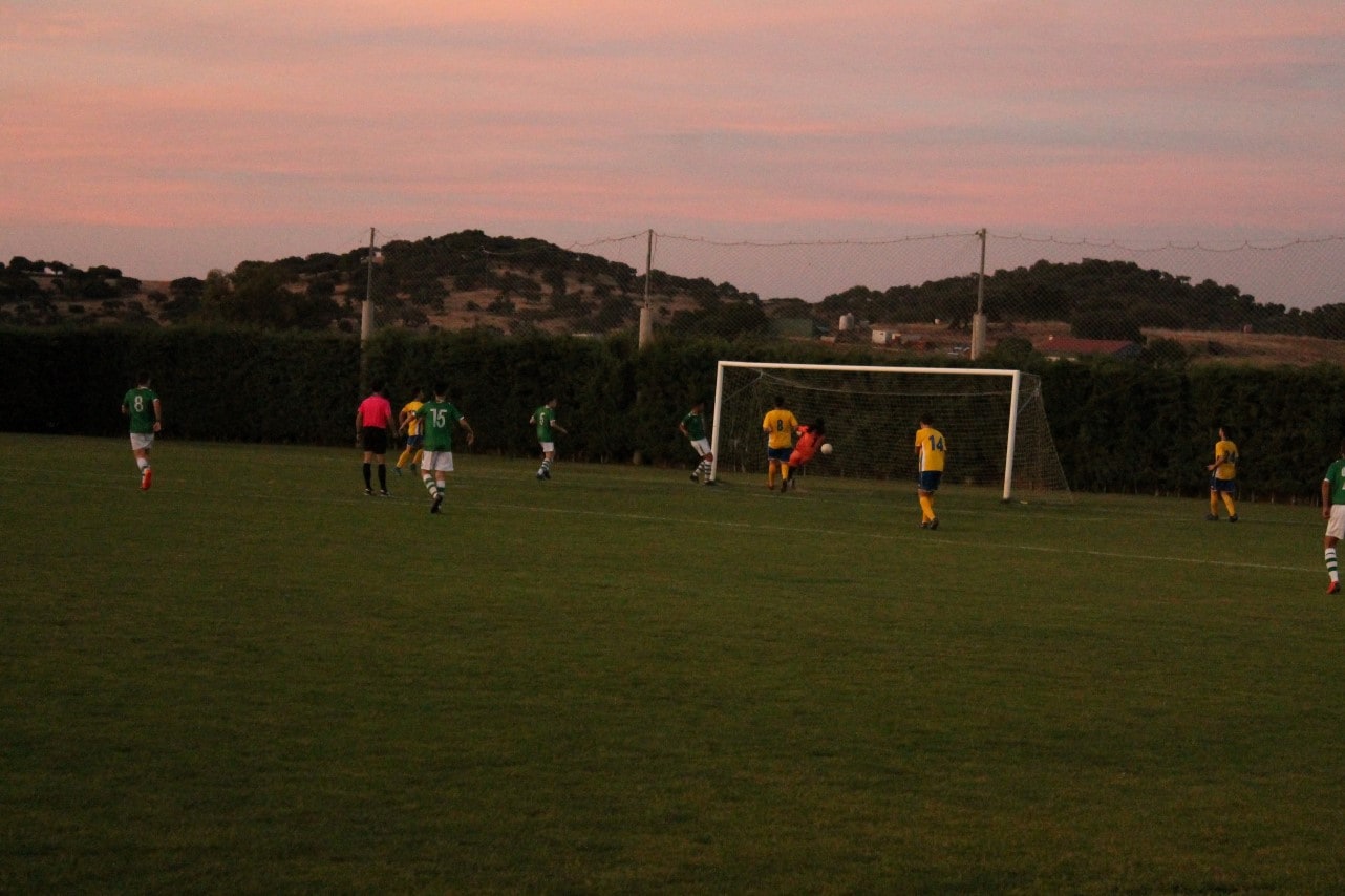 Imágenes del encuentro de vuelta de la eliminatoria de ascenso a Primera División Juvenil Extremeña que se disputó en el Municipal de San Roque y que terminó 4-3, certificándose el ascenso valverdeño (24-05-2019)