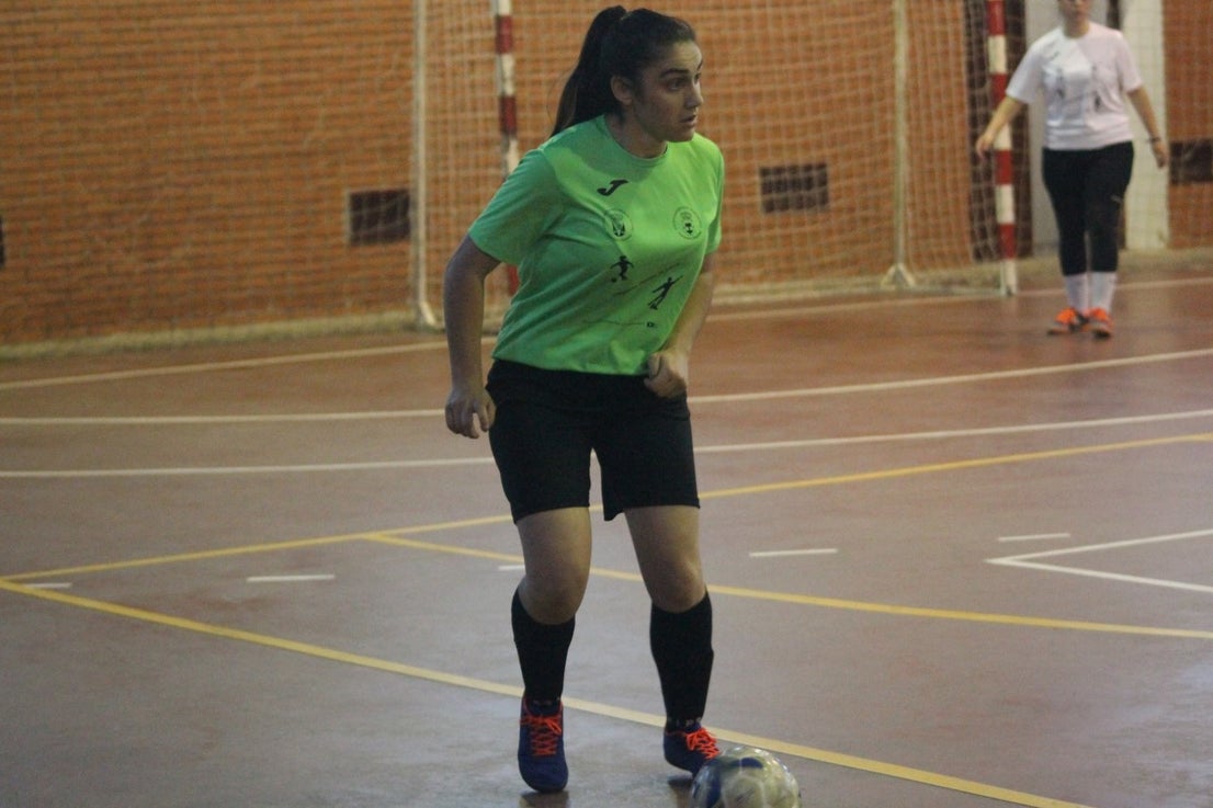 Algunas imágenes del encuentro femenino que enfrentó al equipo de Valverde y Almendral con el Santa Teresa en el pabellón polideportivo (28-05-2019)
