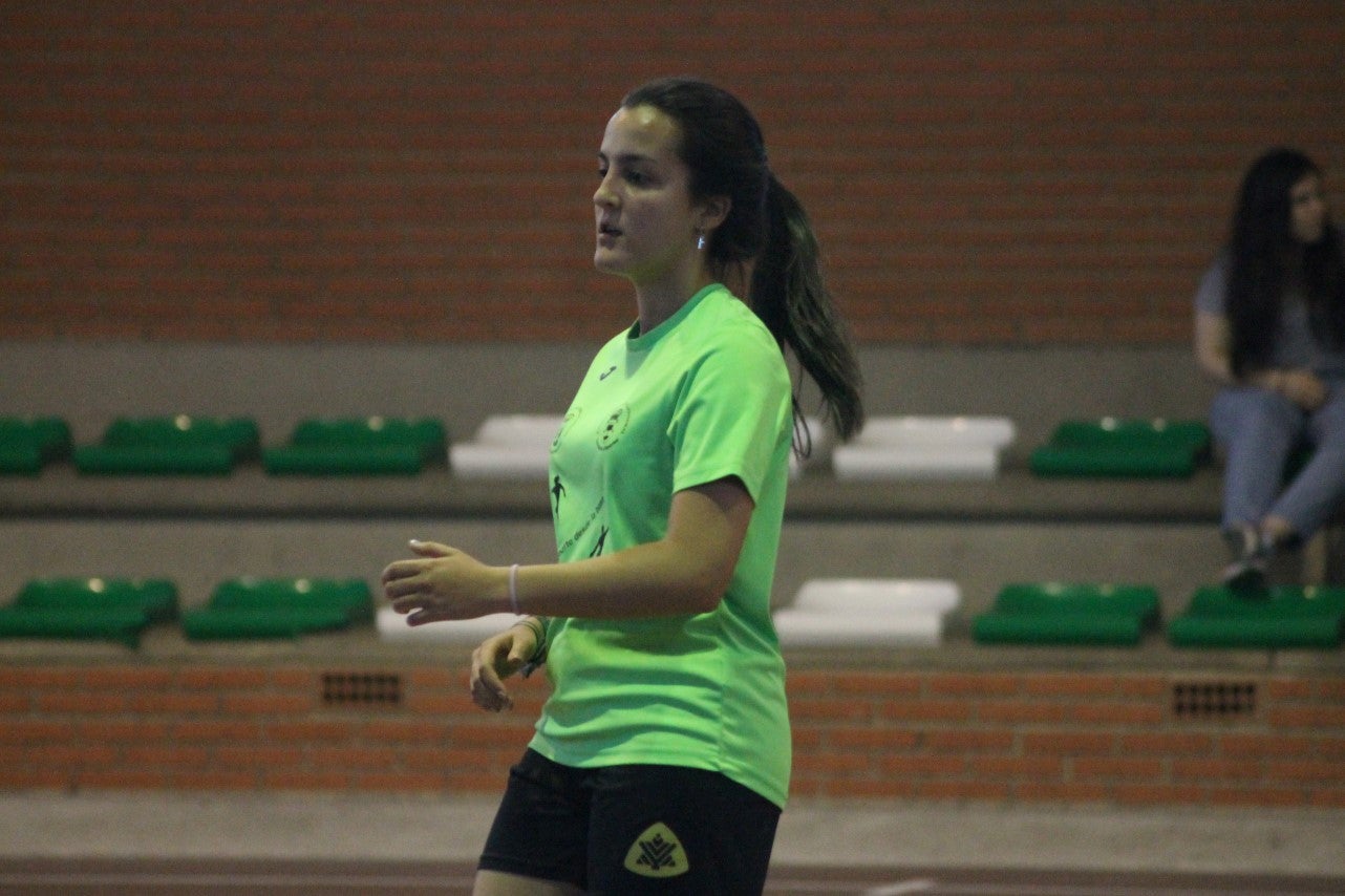 Algunas imágenes del encuentro femenino que enfrentó al equipo de Valverde y Almendral con el Santa Teresa en el pabellón polideportivo (28-05-2019)