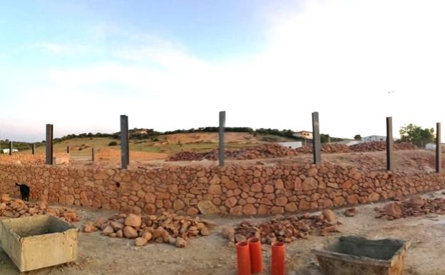 Obras de cerramiento del campo de fútbol