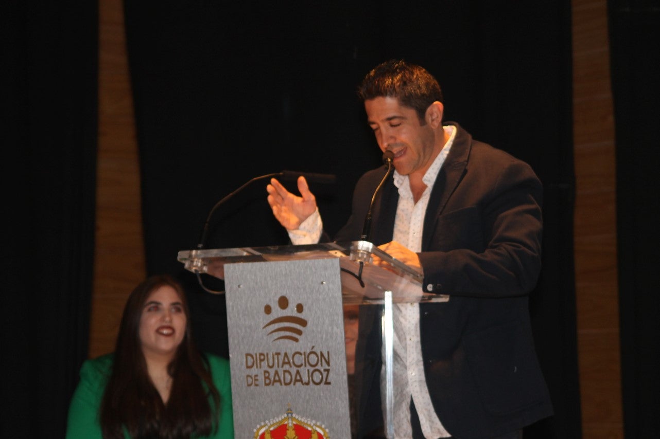 Algunas imágenes de la graduación del IES 'Campos de San Roque' celebrada en la Casa de la Cultura (07-06-2019)