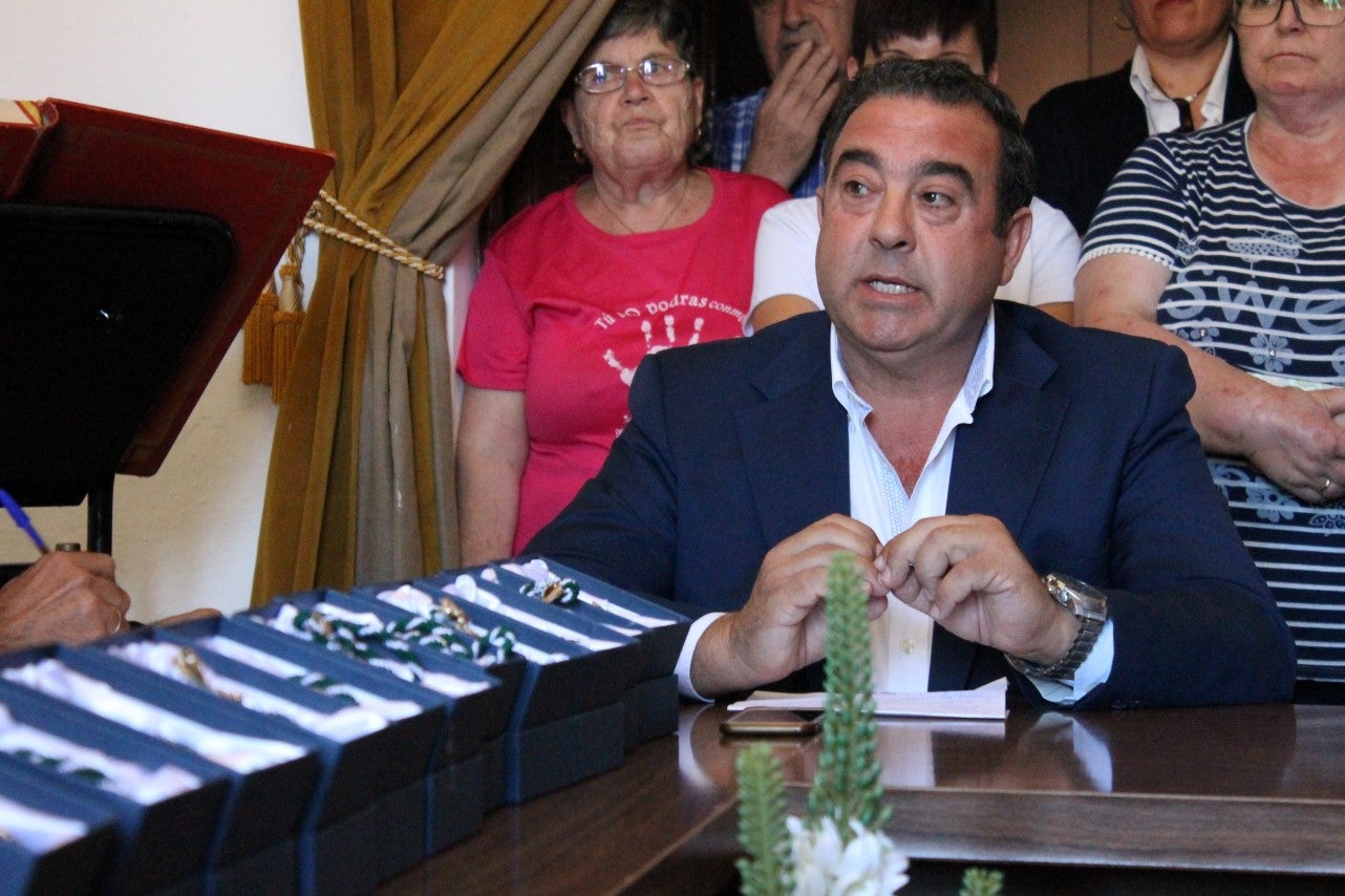 Imágenes del acto de investidura de Manuel Borrego como nuevo alcalde del Ayuntamiento de Valverde de Leganés (15-06-2019)