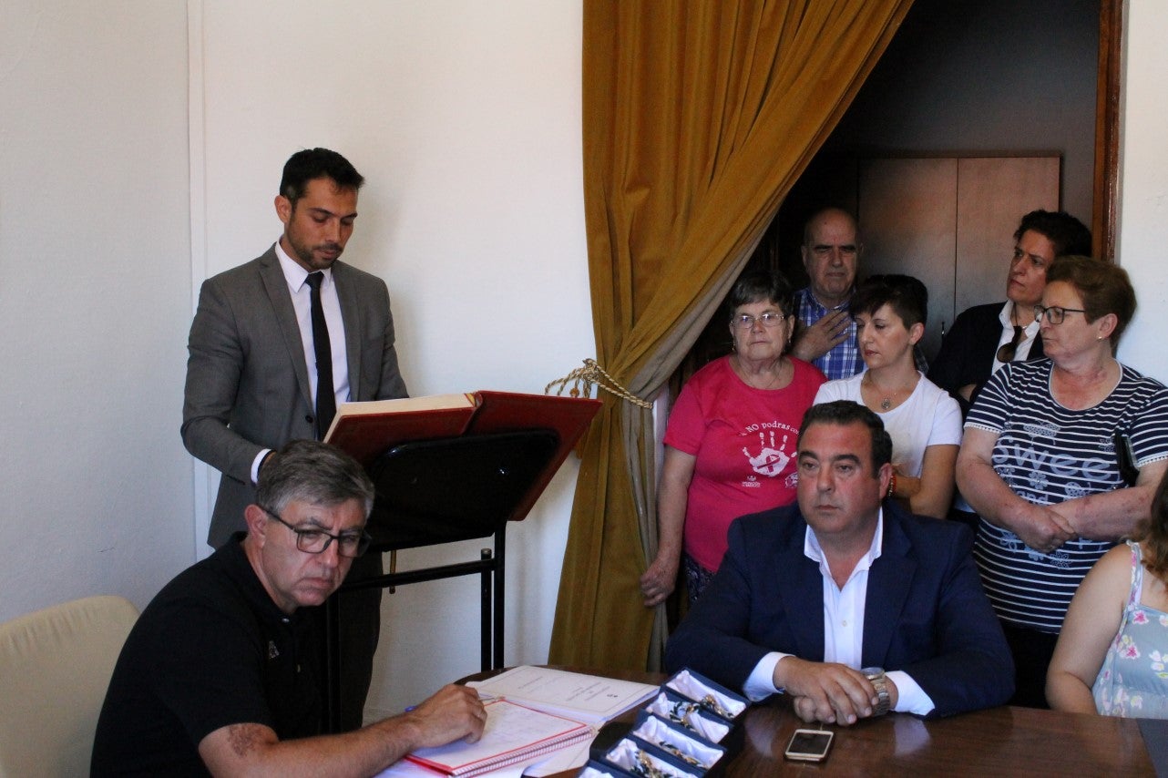 Imágenes del acto de investidura de Manuel Borrego como nuevo alcalde del Ayuntamiento de Valverde de Leganés (15-06-2019)
