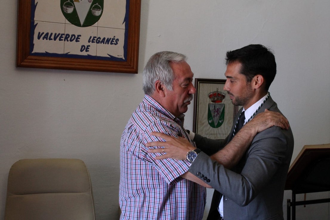 Imágenes del acto de investidura de Manuel Borrego como nuevo alcalde del Ayuntamiento de Valverde de Leganés (15-06-2019)