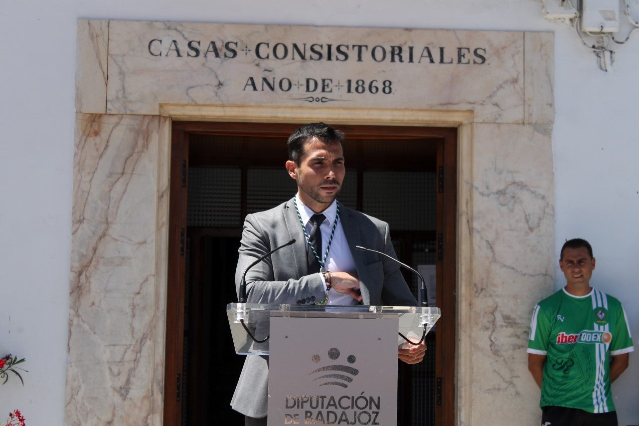 Imágenes del acto de investidura de Manuel Borrego como nuevo alcalde del Ayuntamiento de Valverde de Leganés (15-06-2019)