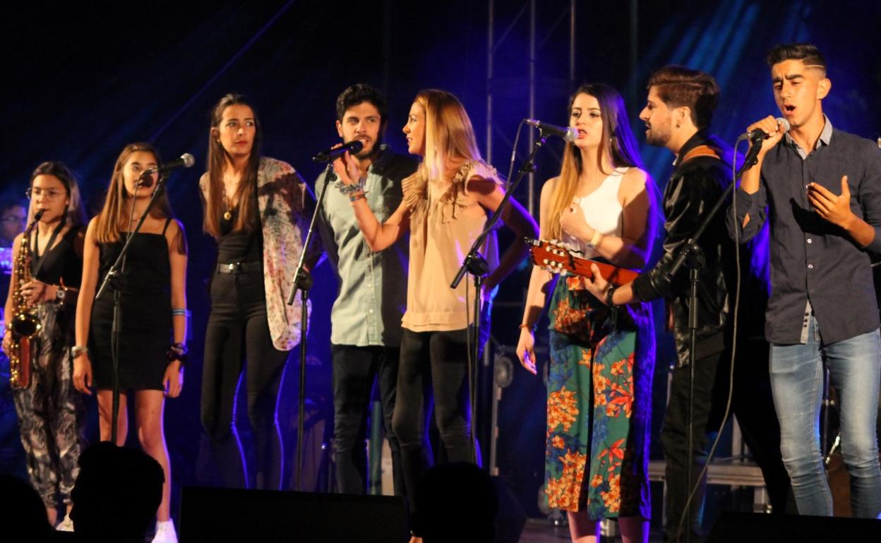 Los protagonistas en la noche del viernes en FEVALPOP