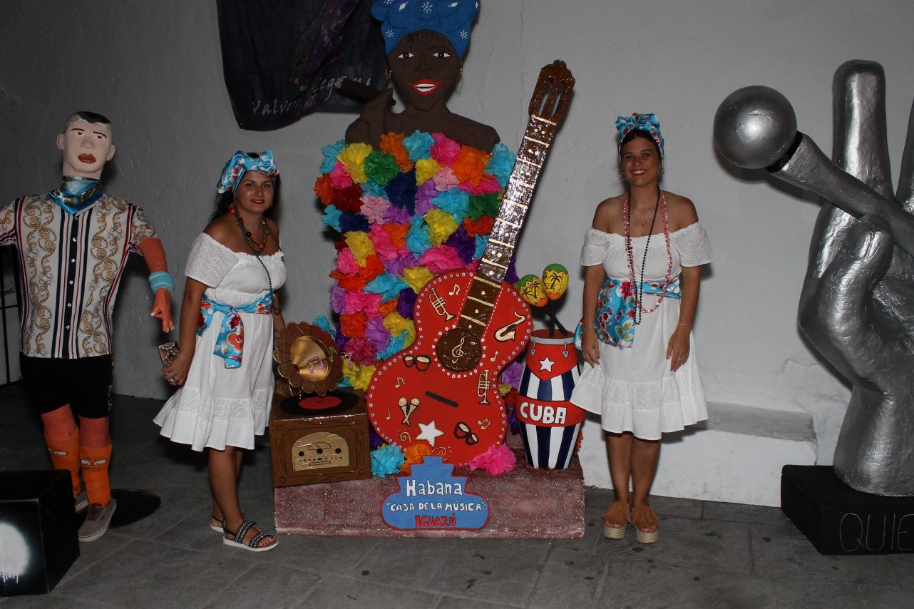 Algunas imágenes de la fiesta de 'Los Bartolos' celebrada en la plaza de la Constitución y sus alrededores (10-08-2019)