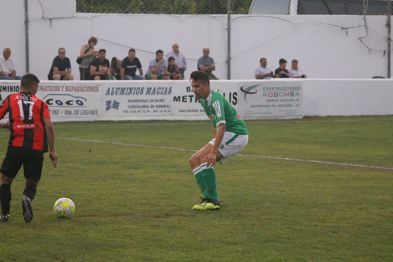 Algunas imágenes del encuentro de cuartos de la Copa Federación entre el Racing Valverdeño y el Llerenense que finalizó con 3-0 (11-08-2019)