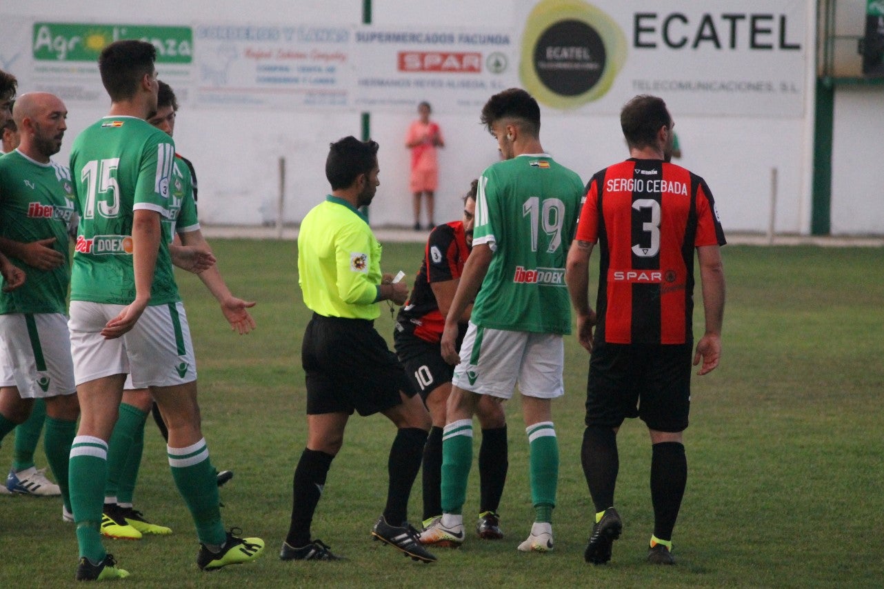 Algunas imágenes del encuentro de cuartos de la Copa Federación entre el Racing Valverdeño y el Llerenense que finalizó con 3-0 (11-08-2019)