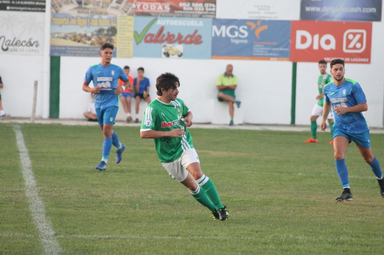 Imágenes del XLVII Trofeo de Piedra Aguda disputado entre el Racing Valverdeño y el Aceuchal, en el Municipal de San Roque y que acabó con victoria local por 4-2 (14-08-2019)