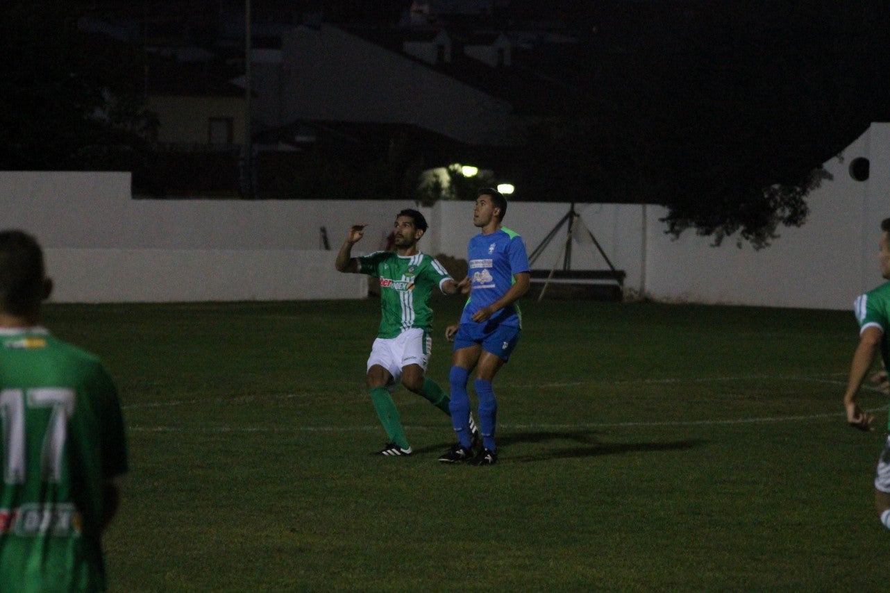 Imágenes del XLVII Trofeo de Piedra Aguda disputado entre el Racing Valverdeño y el Aceuchal, en el Municipal de San Roque y que acabó con victoria local por 4-2 (14-08-2019)
