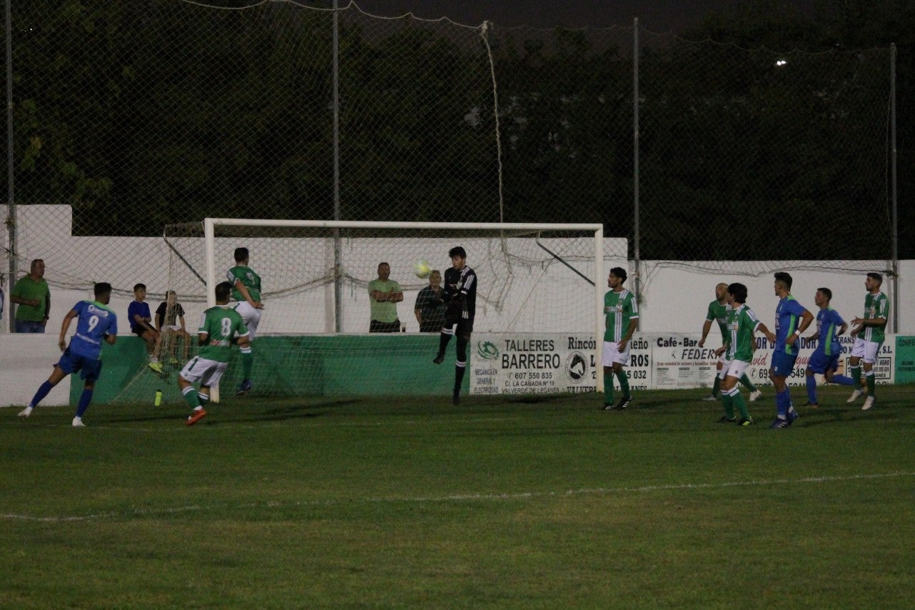 Imágenes del XLVII Trofeo de Piedra Aguda disputado entre el Racing Valverdeño y el Aceuchal, en el Municipal de San Roque y que acabó con victoria local por 4-2 (14-08-2019)
