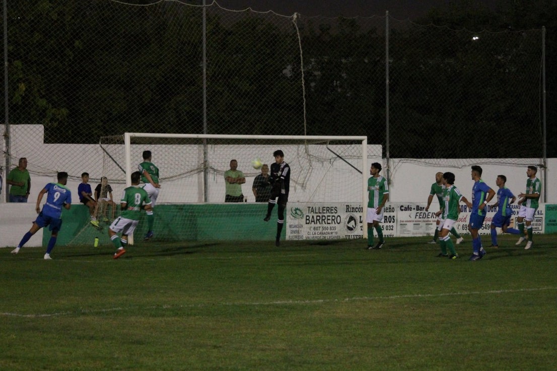 Imágenes del XLVII Trofeo de Piedra Aguda disputado entre el Racing Valverdeño y el Aceuchal, en el Municipal de San Roque y que acabó con victoria local por 4-2 (14-08-2019)