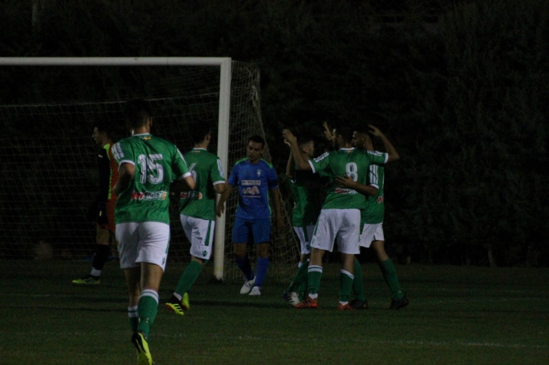 Imágenes del XLVII Trofeo de Piedra Aguda disputado entre el Racing Valverdeño y el Aceuchal, en el Municipal de San Roque y que acabó con victoria local por 4-2 (14-08-2019)