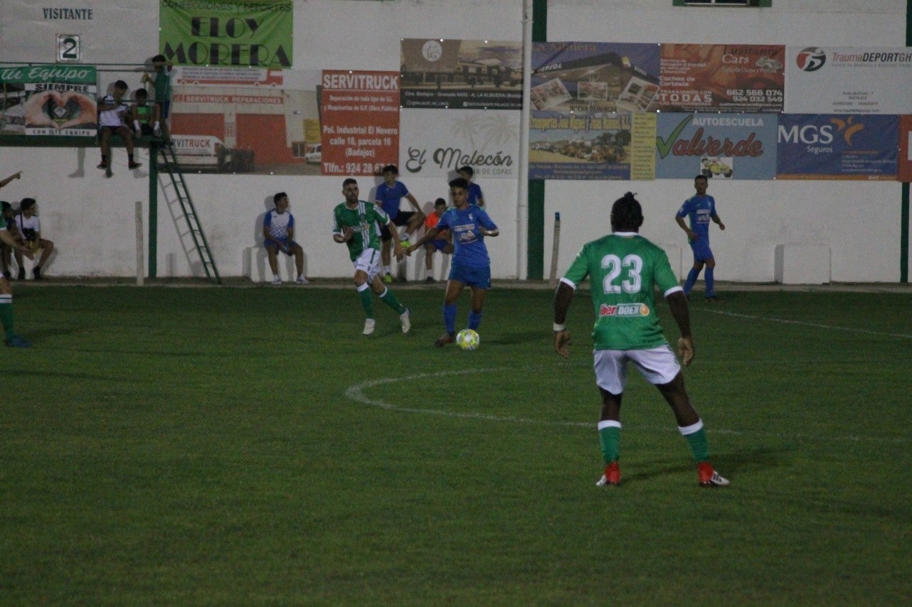 Imágenes del XLVII Trofeo de Piedra Aguda disputado entre el Racing Valverdeño y el Aceuchal, en el Municipal de San Roque y que acabó con victoria local por 4-2 (14-08-2019)