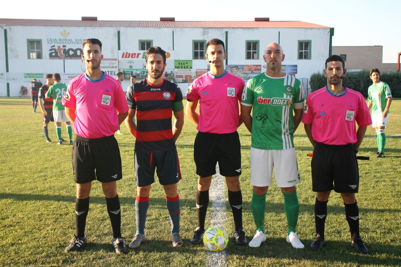 Imágenes de la semifinal de la Copa Federación que han jugado Racing Valverdeño y Arroyo en el Municipal de San Roque y que finalizó con 0-1 (18-08-2019)