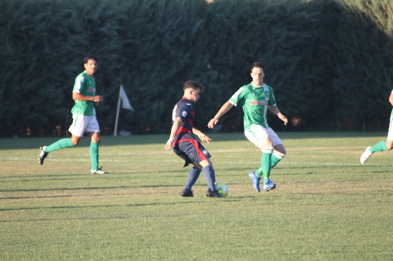 Imágenes de la semifinal de la Copa Federación que han jugado Racing Valverdeño y Arroyo en el Municipal de San Roque y que finalizó con 0-1 (18-08-2019)