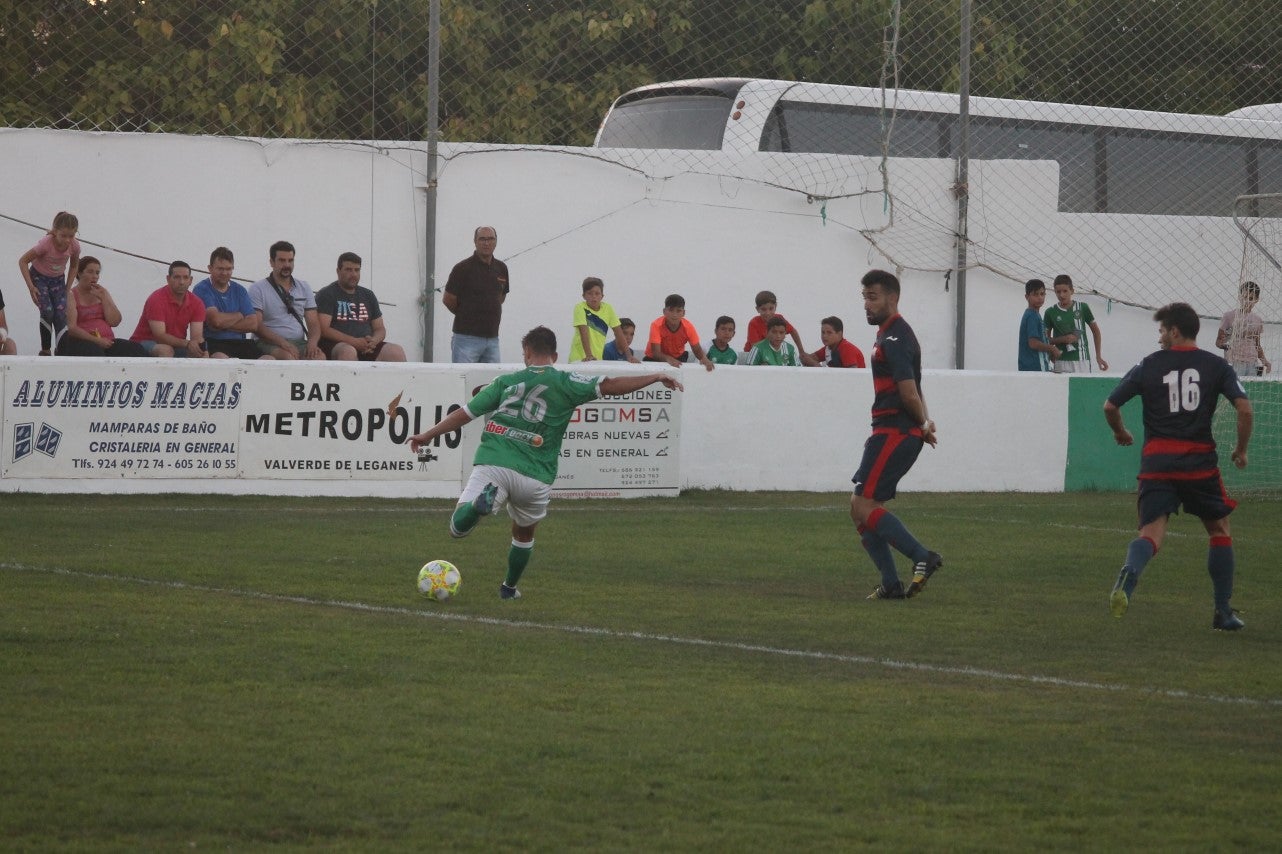 Imágenes de la semifinal de la Copa Federación que han jugado Racing Valverdeño y Arroyo en el Municipal de San Roque y que finalizó con 0-1 (18-08-2019)