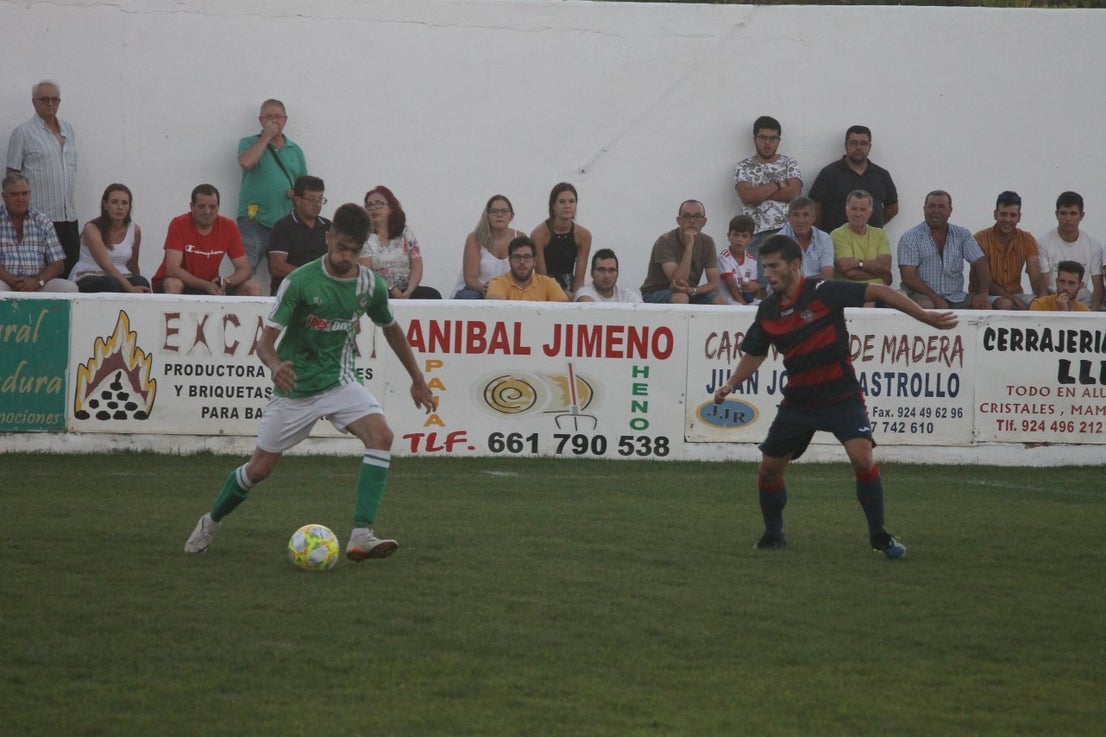 Imágenes de la semifinal de la Copa Federación que han jugado Racing Valverdeño y Arroyo en el Municipal de San Roque y que finalizó con 0-1 (18-08-2019)
