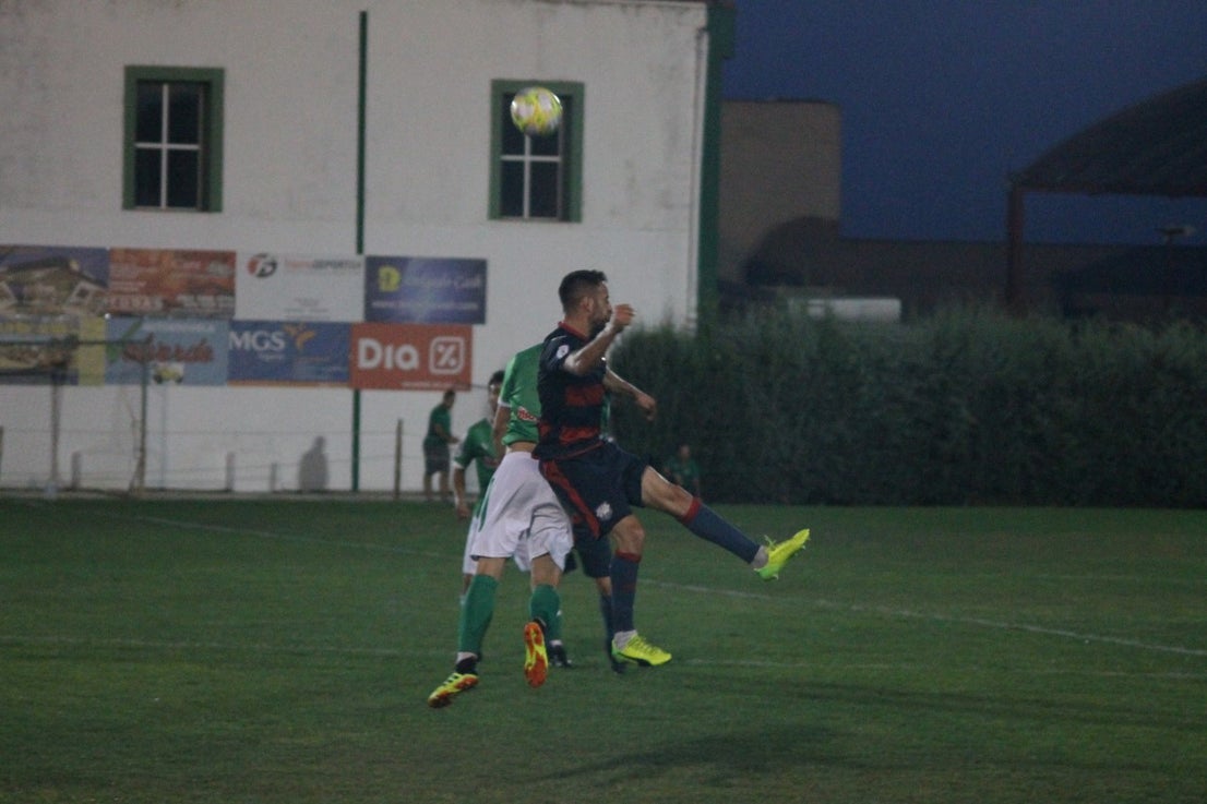 Imágenes de la semifinal de la Copa Federación que han jugado Racing Valverdeño y Arroyo en el Municipal de San Roque y que finalizó con 0-1 (18-08-2019)