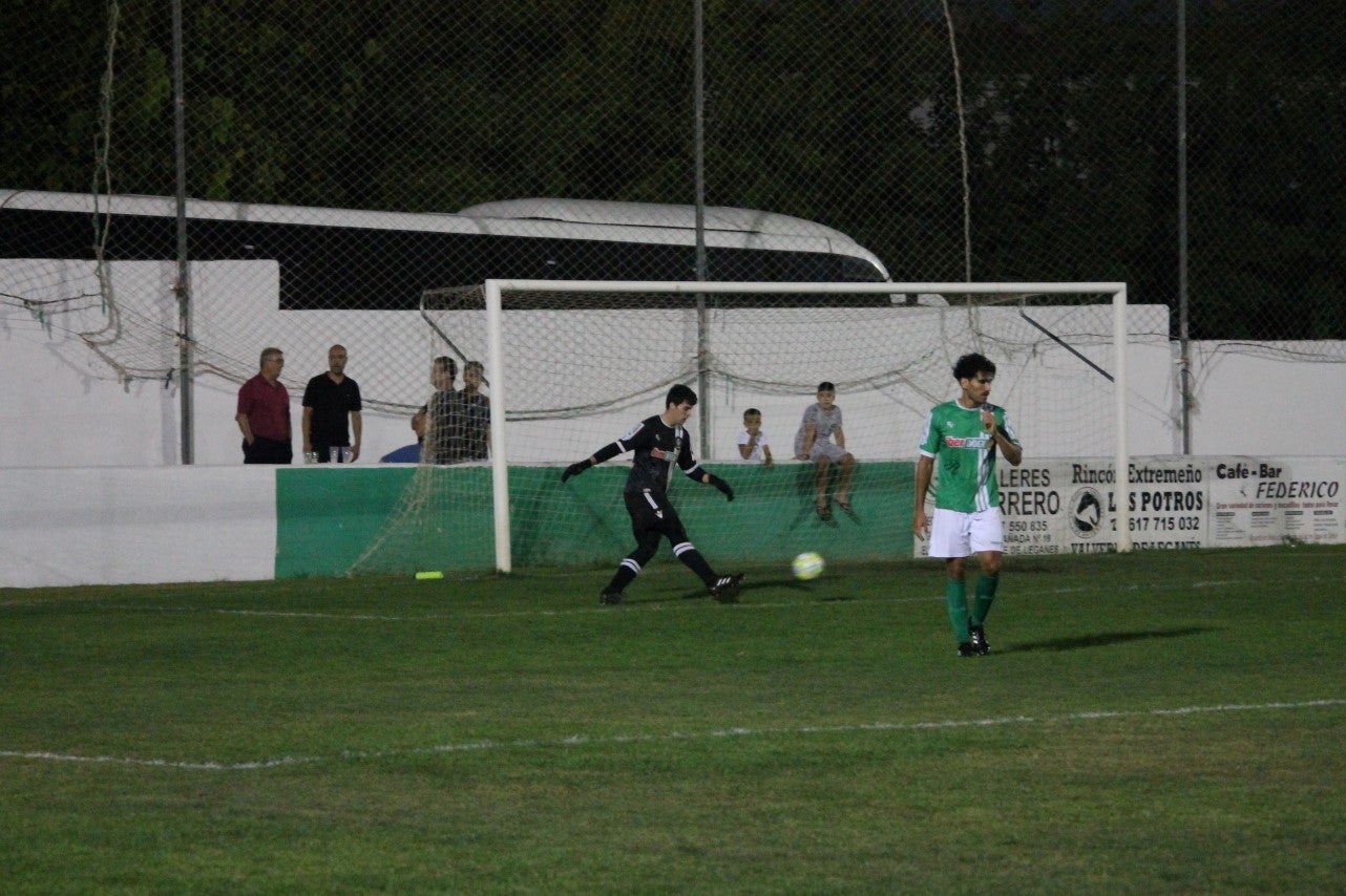 Imágenes de la semifinal de la Copa Federación que han jugado Racing Valverdeño y Arroyo en el Municipal de San Roque y que finalizó con 0-1 (18-08-2019)