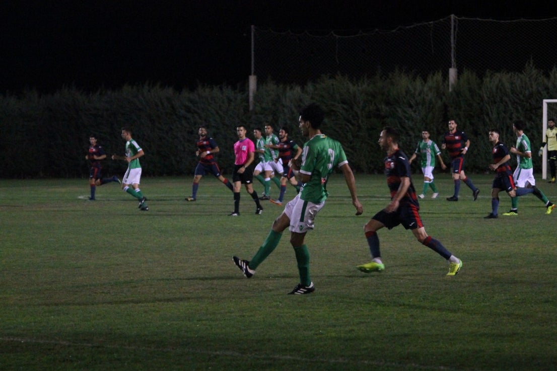 Imágenes de la semifinal de la Copa Federación que han jugado Racing Valverdeño y Arroyo en el Municipal de San Roque y que finalizó con 0-1 (18-08-2019)