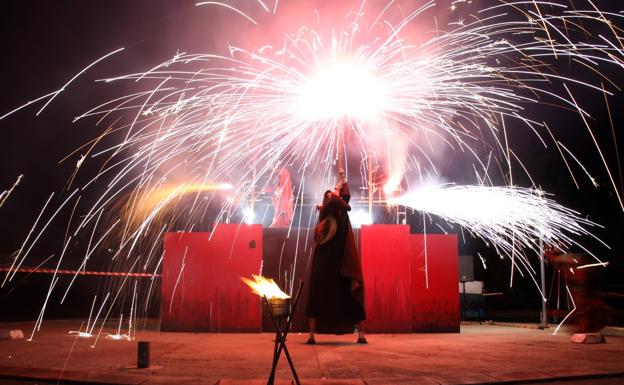 Imagen. Espectáculo pirotécnico final