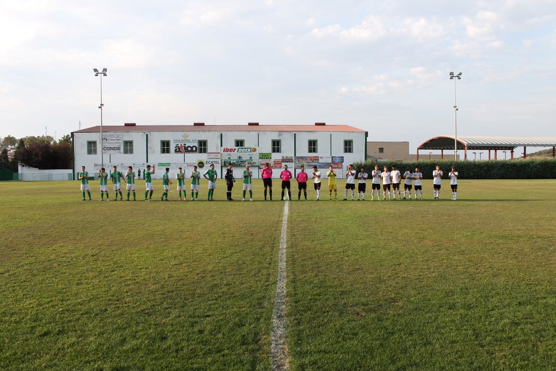 Imágenes del encuentro de la primera jornada de liga de Tercera División disputado en el Municipal de San Roque, y que acabó con 2-1 en el marcador (25-08-2019)