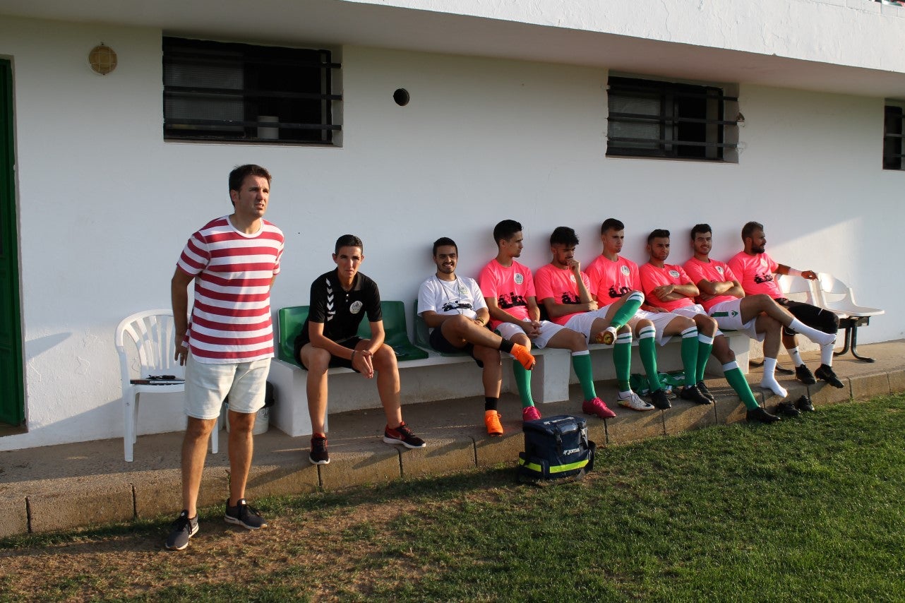 Imágenes del encuentro de la primera jornada de liga de Tercera División disputado en el Municipal de San Roque, y que acabó con 2-1 en el marcador (25-08-2019)