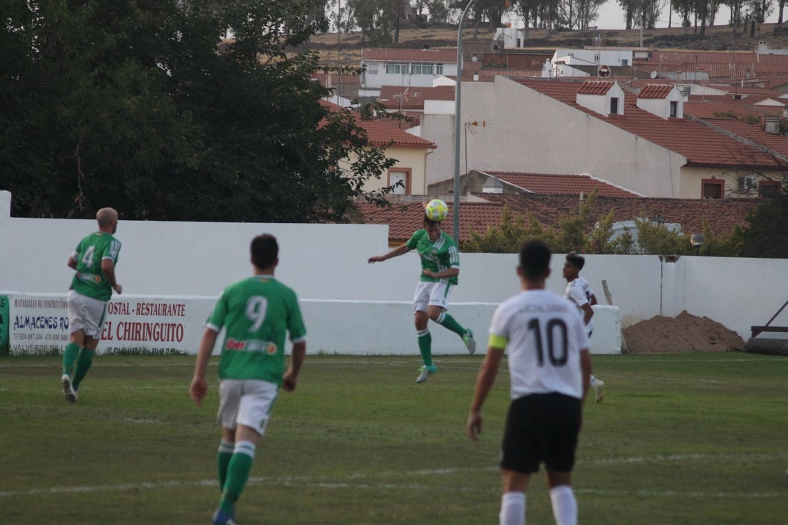 Imágenes del encuentro de la primera jornada de liga de Tercera División disputado en el Municipal de San Roque, y que acabó con 2-1 en el marcador (25-08-2019)