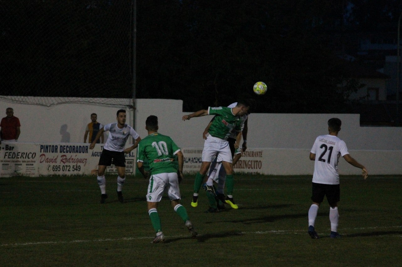 Imágenes del encuentro de la primera jornada de liga de Tercera División disputado en el Municipal de San Roque, y que acabó con 2-1 en el marcador (25-08-2019)