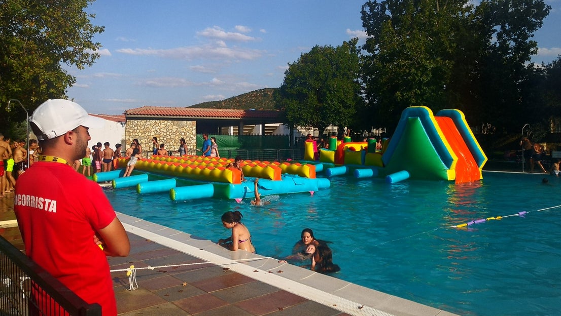 Algunas imágenes de la fiesta acuática que tuvo lugar en la piscina municipal con motivo de las ferias y fiestas (22-08-2019)