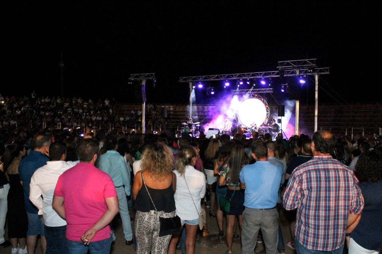 Algunas imágenes del viernes de las Ferias y Fiestas de San Bartolomé 2019 (23-08-2019)