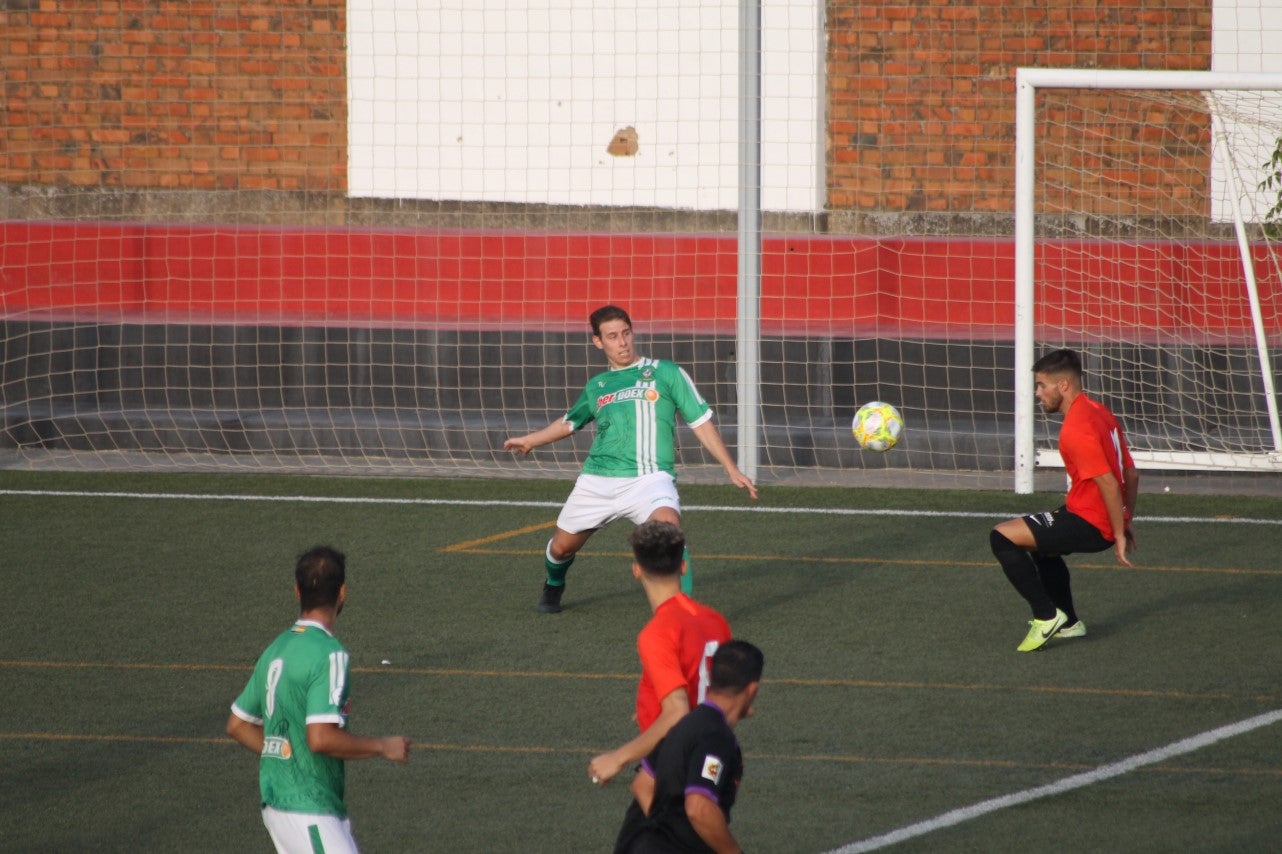 Algunas imágenes del encuentro de la segunda jornada de Tercera División disputado en el Emilio Macarro de Montijo y que terminó 2-1 (01-09-2019)