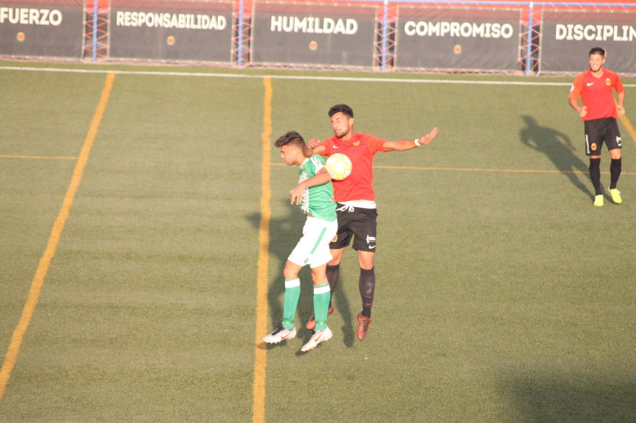 Algunas imágenes del encuentro de la segunda jornada de Tercera División disputado en el Emilio Macarro de Montijo y que terminó 2-1 (01-09-2019)