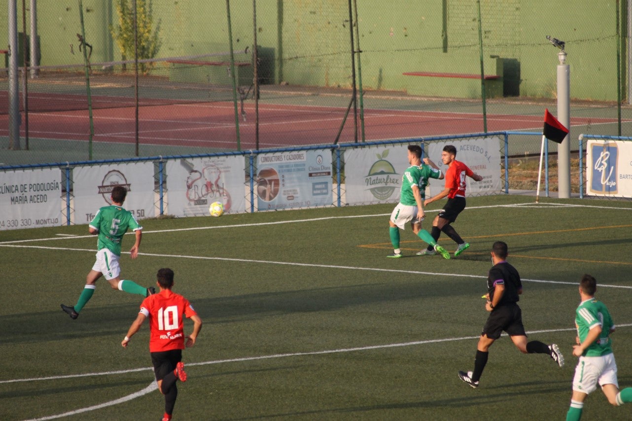 Algunas imágenes del encuentro de la segunda jornada de Tercera División disputado en el Emilio Macarro de Montijo y que terminó 2-1 (01-09-2019)