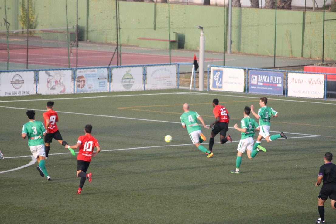 Algunas imágenes del encuentro de la segunda jornada de Tercera División disputado en el Emilio Macarro de Montijo y que terminó 2-1 (01-09-2019)