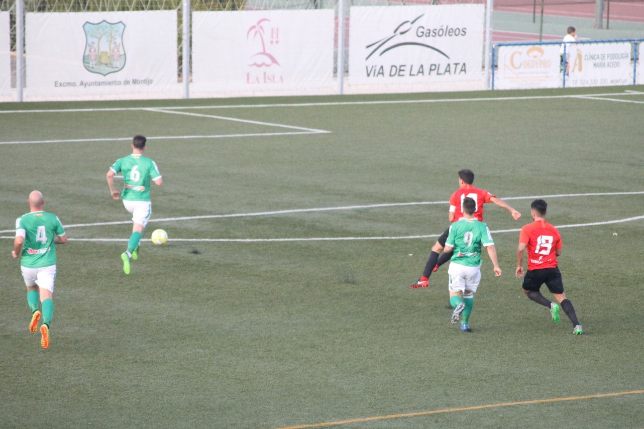 Algunas imágenes del encuentro de la segunda jornada de Tercera División disputado en el Emilio Macarro de Montijo y que terminó 2-1 (01-09-2019)
