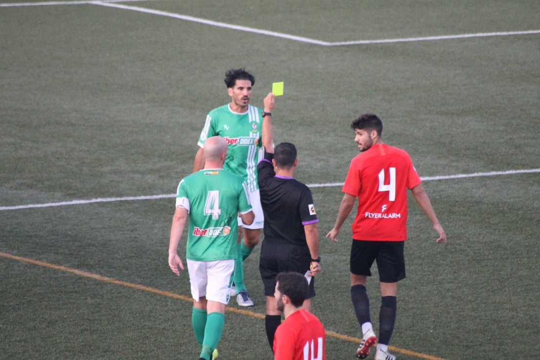 Algunas imágenes del encuentro de la segunda jornada de Tercera División disputado en el Emilio Macarro de Montijo y que terminó 2-1 (01-09-2019)