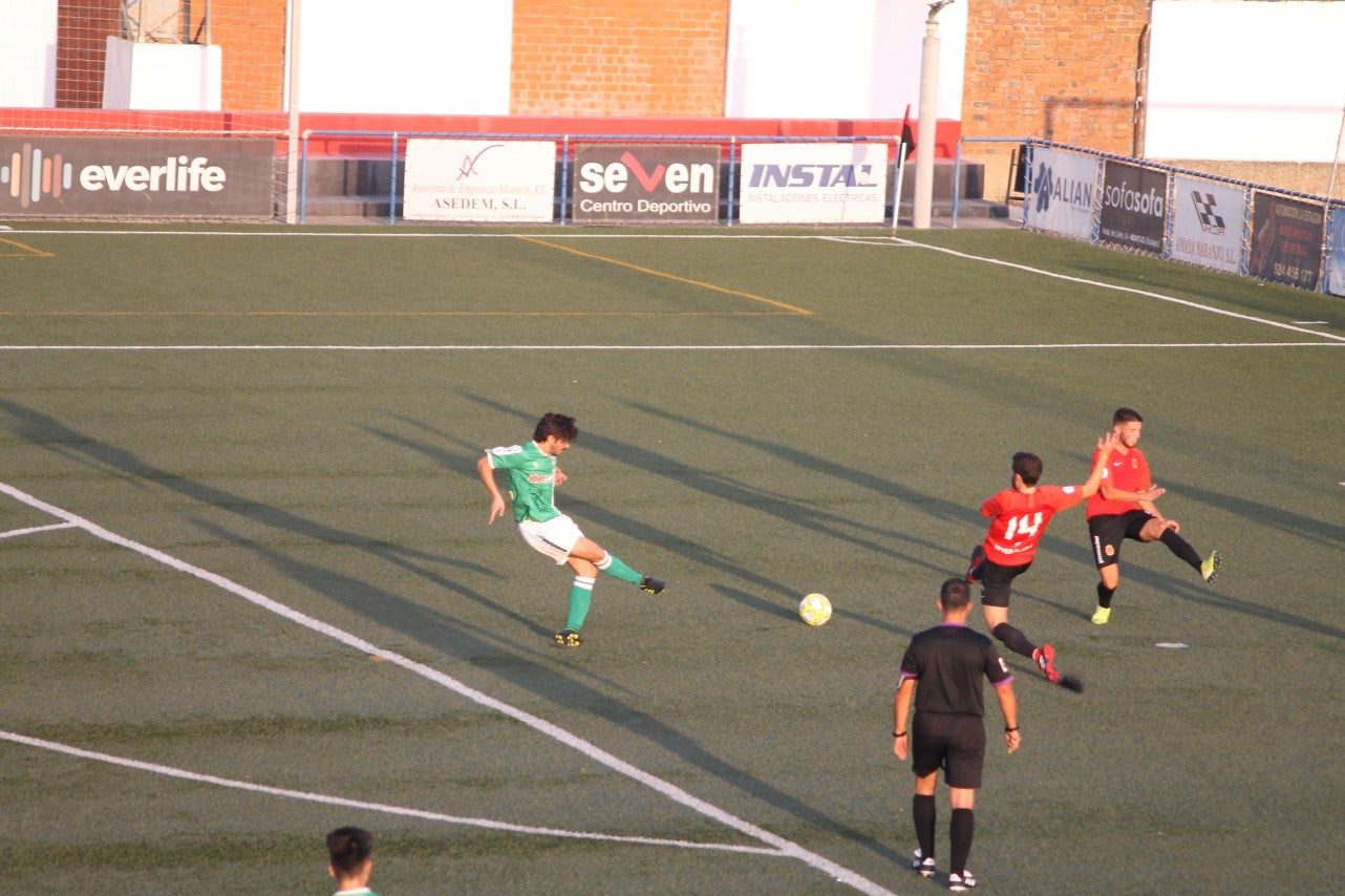 Algunas imágenes del encuentro de la segunda jornada de Tercera División disputado en el Emilio Macarro de Montijo y que terminó 2-1 (01-09-2019)