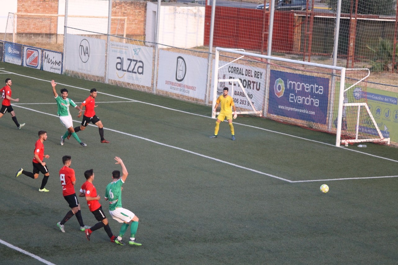 Algunas imágenes del encuentro de la segunda jornada de Tercera División disputado en el Emilio Macarro de Montijo y que terminó 2-1 (01-09-2019)