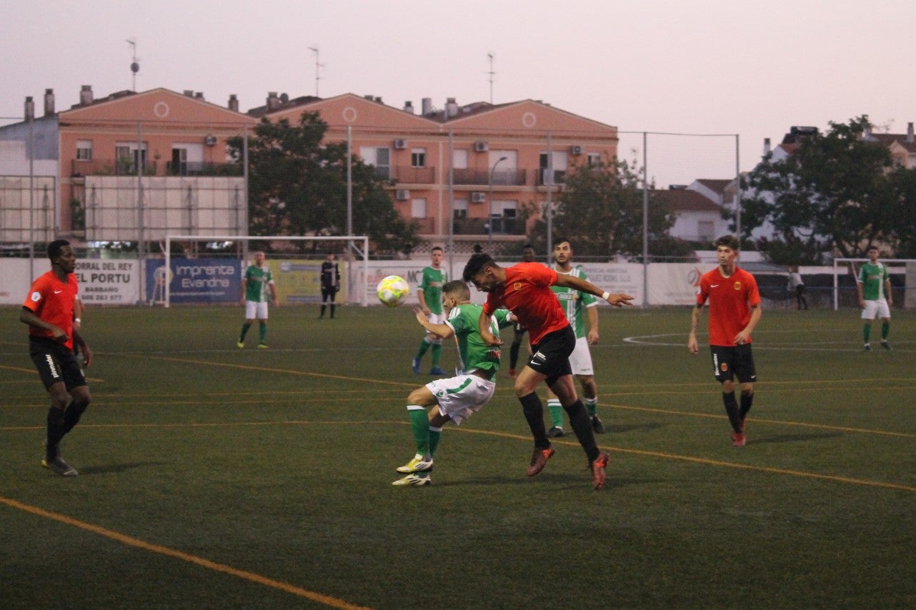 Algunas imágenes del encuentro de la segunda jornada de Tercera División disputado en el Emilio Macarro de Montijo y que terminó 2-1 (01-09-2019)