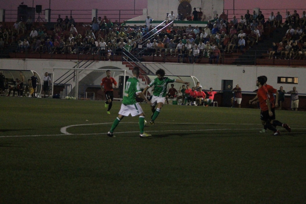 Algunas imágenes del encuentro de la segunda jornada de Tercera División disputado en el Emilio Macarro de Montijo y que terminó 2-1 (01-09-2019)