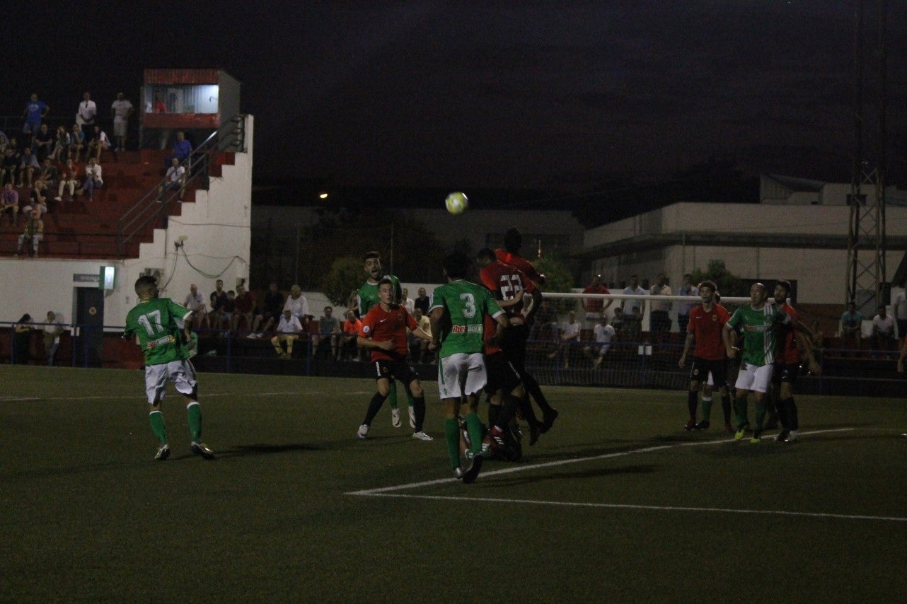 Algunas imágenes del encuentro de la segunda jornada de Tercera División disputado en el Emilio Macarro de Montijo y que terminó 2-1 (01-09-2019)