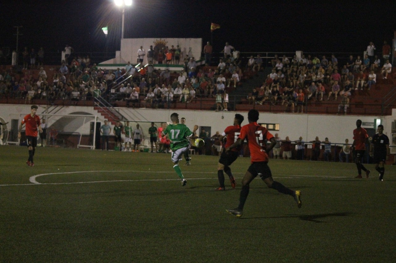Algunas imágenes del encuentro de la segunda jornada de Tercera División disputado en el Emilio Macarro de Montijo y que terminó 2-1 (01-09-2019)