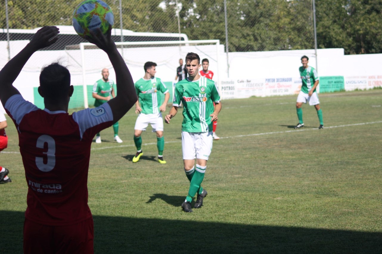 Algunas imágenes del encuentro de la tercera jornada de liga de Tercera División disputado en el Municipal de San Roque y que acabó 2-5 (08-09-2019)